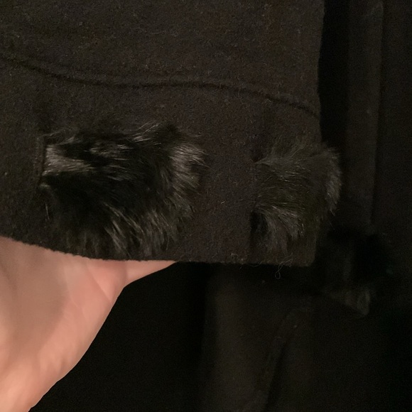 Vintage Me-Jay Wool Blend Cape with Rabbit Fur Detail - Picture 3 of 6